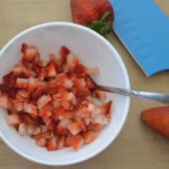 Cách Làm Pannacotta Dâu Tây Trà Xanh Thơm Ngon