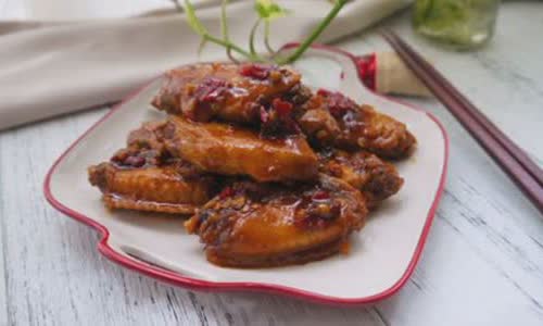 Cách làm cánh gà om cay thơm đậm đà
