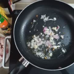 Cách Làm Cơm Thịt Ba Chỉ Sốt Cay Cho Ngày Se Lạnh