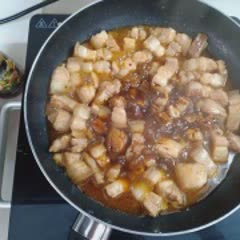 Cách Làm Cơm Thịt Ba Chỉ Sốt Cay Cho Ngày Se Lạnh