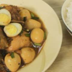 Cách làm Gà Kho Trứng Cút Nước Dừa ngọt lành cho bữa cơm
