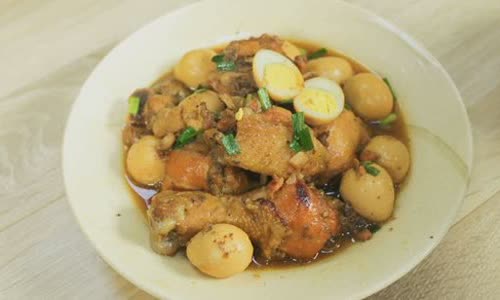 Cách làm Gà Kho Trứng Cút Nước Dừa ngọt lành cho bữa cơm