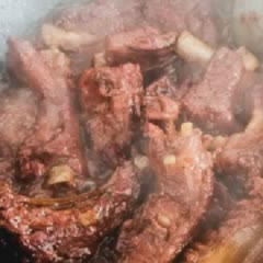 Cách làm sườn heo rim mặn ngọt cay thơm