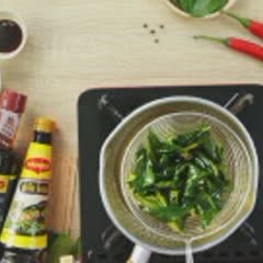 Cách Làm Thịt Ba Chỉ Rim Lá Chanh Hấp Dẫn Đưa Cơm