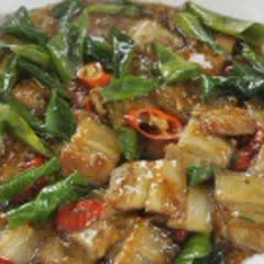 Cách Làm Thịt Ba Chỉ Rim Lá Chanh Hấp Dẫn Đưa Cơm