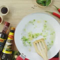 Cách Làm Thịt Ba Chỉ Rim Lá Chanh Hấp Dẫn Đưa Cơm