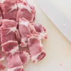 Cách làm Thịt nạc vai ram sốt tương ngọt