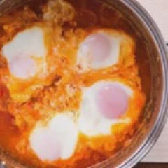 Cách Làm Shakshouka - Trứng Chần Sốt Cà Thơm Ngon