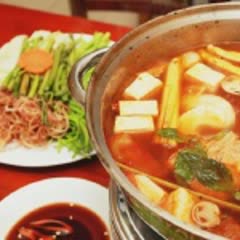 Cách Nấu Lẩu Thái Đơn Giản Đậm Vị