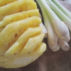 Cách làm lẩu tôm càng kiểu Thái