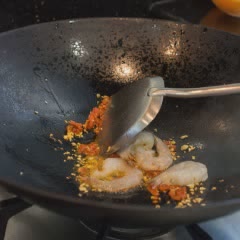 Hủ tiếu xào rau củ cay