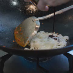 Hủ tiếu xào rau củ cay