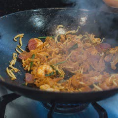 Hủ tiếu xào rau củ cay