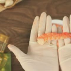 Cách làm Cá Hồi Cuộn Cơm Chiên Rong Biển