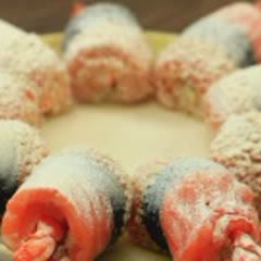 Cách làm Cá Hồi Cuộn Cơm Chiên Rong Biển