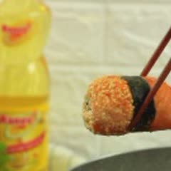 Cách làm Cá Hồi Cuộn Cơm Chiên Rong Biển