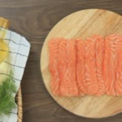 Cách làm Cá Hồi Cuộn Cơm Chiên Rong Biển