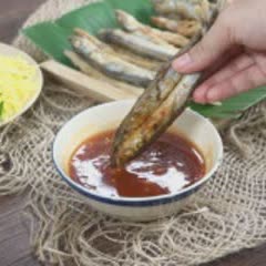 Cách làm Cá Trứng Chiên Giòn Chấm Mắm Me đơn giản tại nhà