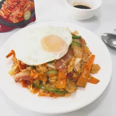 Cách Làm Cơm Chiên Kim Chi Thịt Xông Khói Ngon