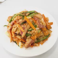 Cách Làm Cơm Chiên Kim Chi Thịt Xông Khói Ngon