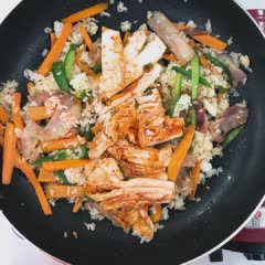 Cách Làm Cơm Chiên Kim Chi Thịt Xông Khói Ngon