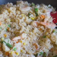 Cách làm Cơm Chiên Tôm Và Rau Củ bổ dưỡng cho buổi sáng 