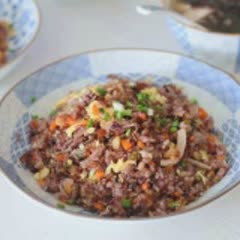 Cách làm Cơm Ngũ Cốc Chiên Trứng Và Cá Khô cho bữa sáng