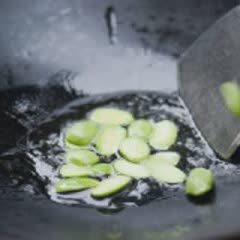 Cách Làm Khoai Tây Chiên Cay Chua Ngọt Cho Bé