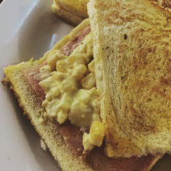 Cách Làm Sandwich Chiên Kẹp Jambong Sốt Mayonnaise Trứng Bắp