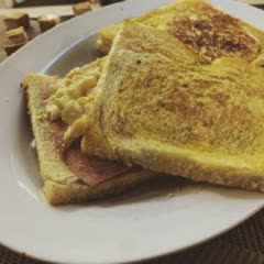 Cách Làm Sandwich Chiên Kẹp Jambong Sốt Mayonnaise Trứng Bắp