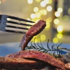 Cách làm Thịt Bò Bít Tết Sốt Tiêu Đen nấm mỡ ngay tại nhà