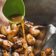 Cách làm Tôm chiên sốt me