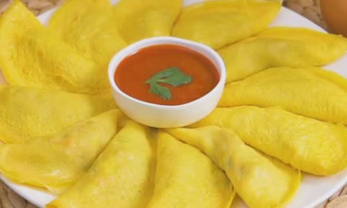 Cách làm Trứng Chiên Bọc Thịt xào rau củ sắc màu lạ mắt