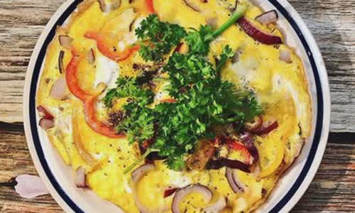 Cách làm Trứng Chiên Rau Củ đơn giản cho bữa sáng gia đình