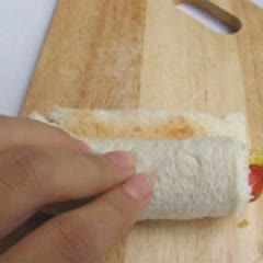 Cách làm sushi bánh mì đẹp mắt