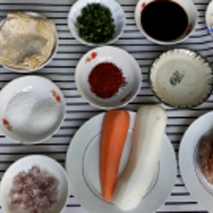Cách làm Hoành thánh luộc sốt cay