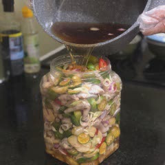 Cách Làm Chân Gà Cóc Non Ngâm Sả Tắc