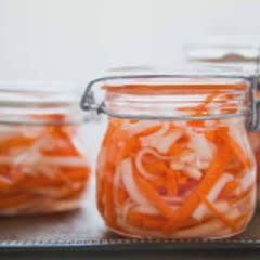Cách làm Củ Cải Và Cà Rốt Ngâm chua ngọt, giúp chống ngán