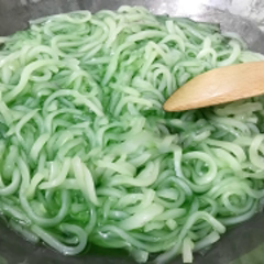 Cách làm mứt dừa dẻo vị lá dứa