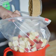 Cách làm táo rim đường nâu