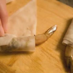 Cách Làm Bánh Tráng Bía Cuốn Tôm Chiên Giòn Ngon
