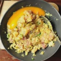 Cách Làm Chả Giò Chiên Giòn Thơm Ngon Mời Cả Nhà