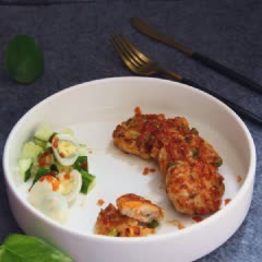 Cách làm chả thịt gà rau củ chiên giòn