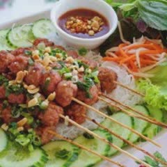Cách làm nem nướng xiên que