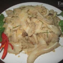 Cách Làm Nem Tai Heo Trộn Thính Thơm Ngon Ở Nhà