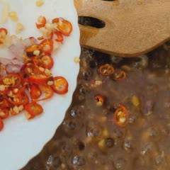 Cách làm Sò Lông Sốt Me hấp dẫn cho các tín đồ ăn vặt 