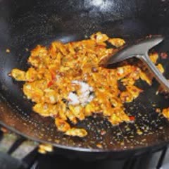Cách làm thịt nghêu xào cay