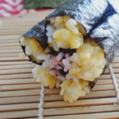 Cách làm Cơm Cuộn Hình Hoa vừa bắt mắt vừa ngon miệng