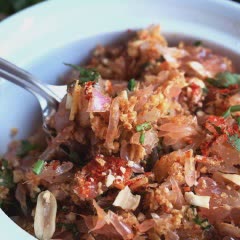 Cách làm gỏi bưởi tôm khô Thái Lan