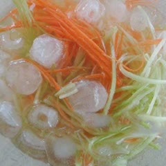 Cách làm gỏi cần tây giòn mát
